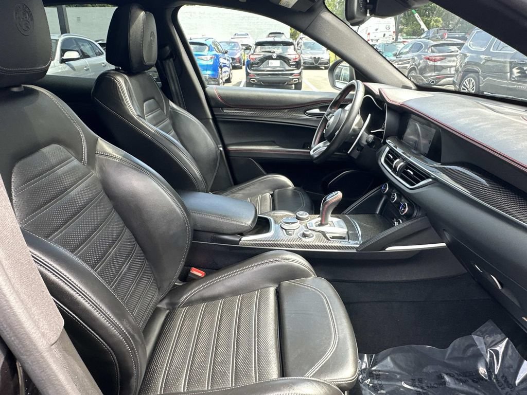 Used 2023 Alfa Romeo Stelvio Estrema AWD/4WD image 14