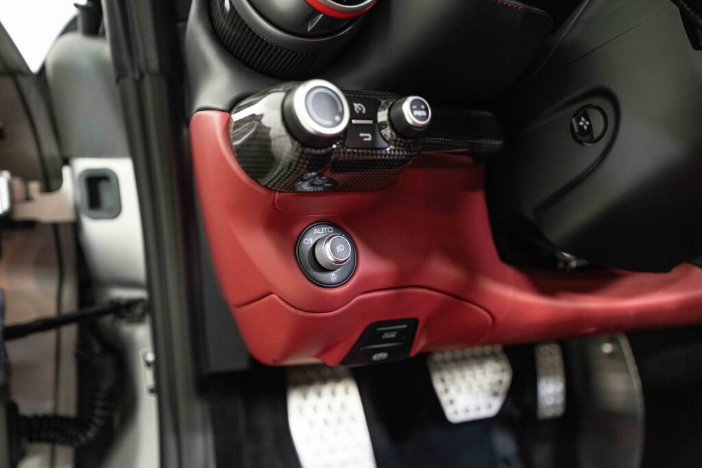 Certified 2022 Ferrari 812 GTS RWD image 38