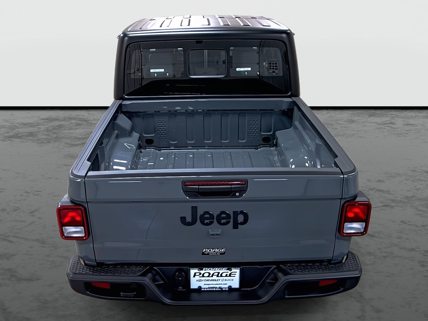 Used 2025 Jeep Gladiator Sport AWD/4WD image 3