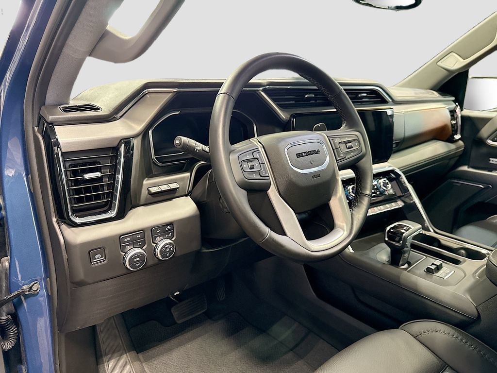 Used 2025 GMC Sierra 1500 Denali w/ Denali Reserve Package AWD/4WD image 9