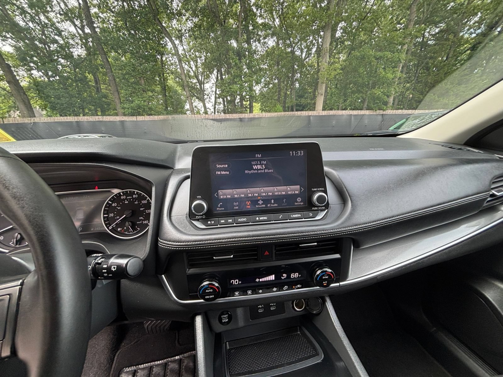 Used 2025 Nissan Rogue SV FWD image 19