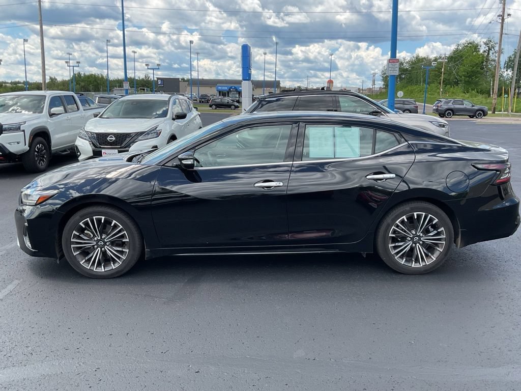Used 2023 Nissan Maxima SV w/ Floor Mat Group FWD image 8