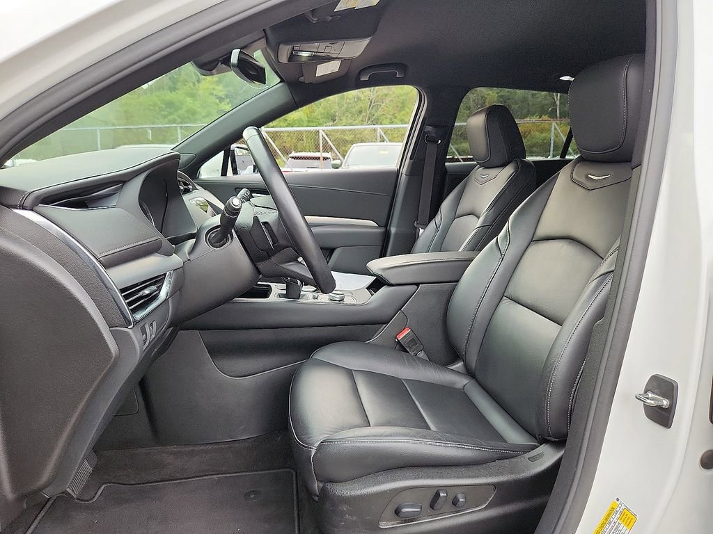 Used 2022 Cadillac XT4 Premium Luxury w/ Cold Weather Package image 13
