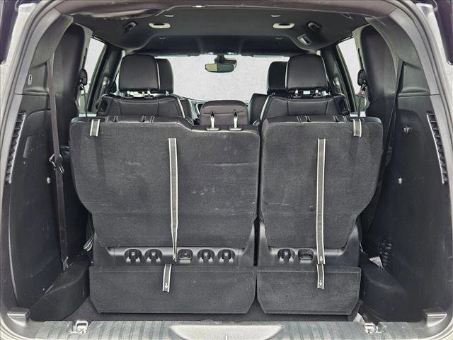 Used 2025 Chrysler Pacifica Select FWD image 6