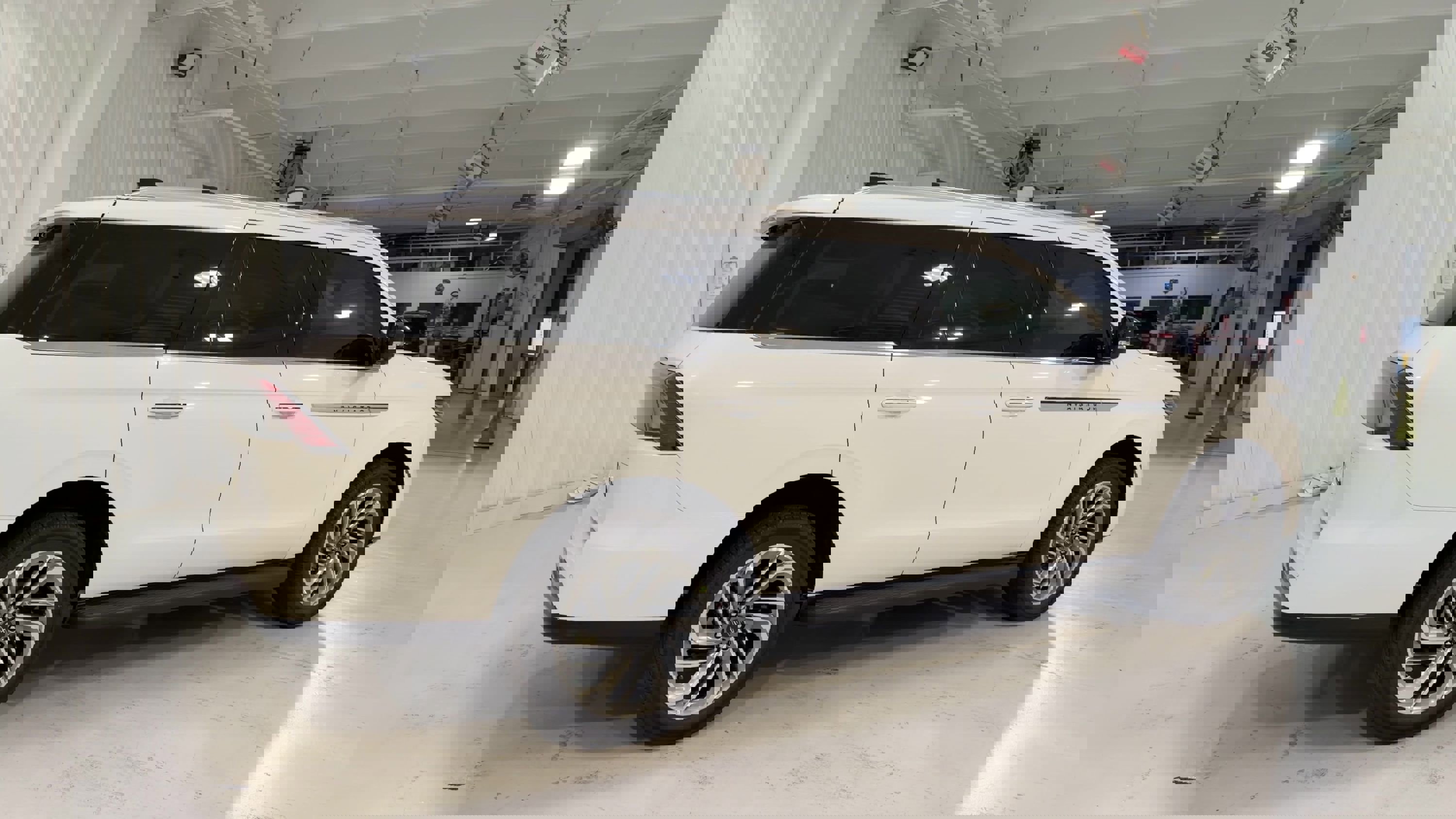 New 2026 Lincoln Navigator Premiere image 9