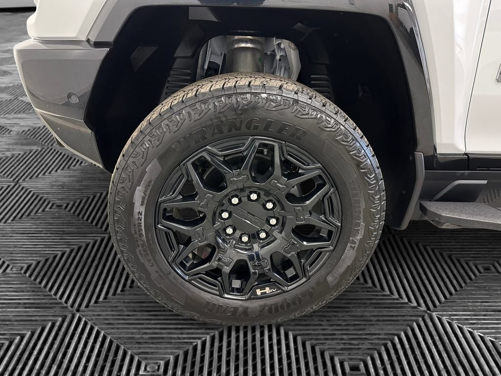 Used 2026 GMC Hummer EV SUV AWD/4WD image 13