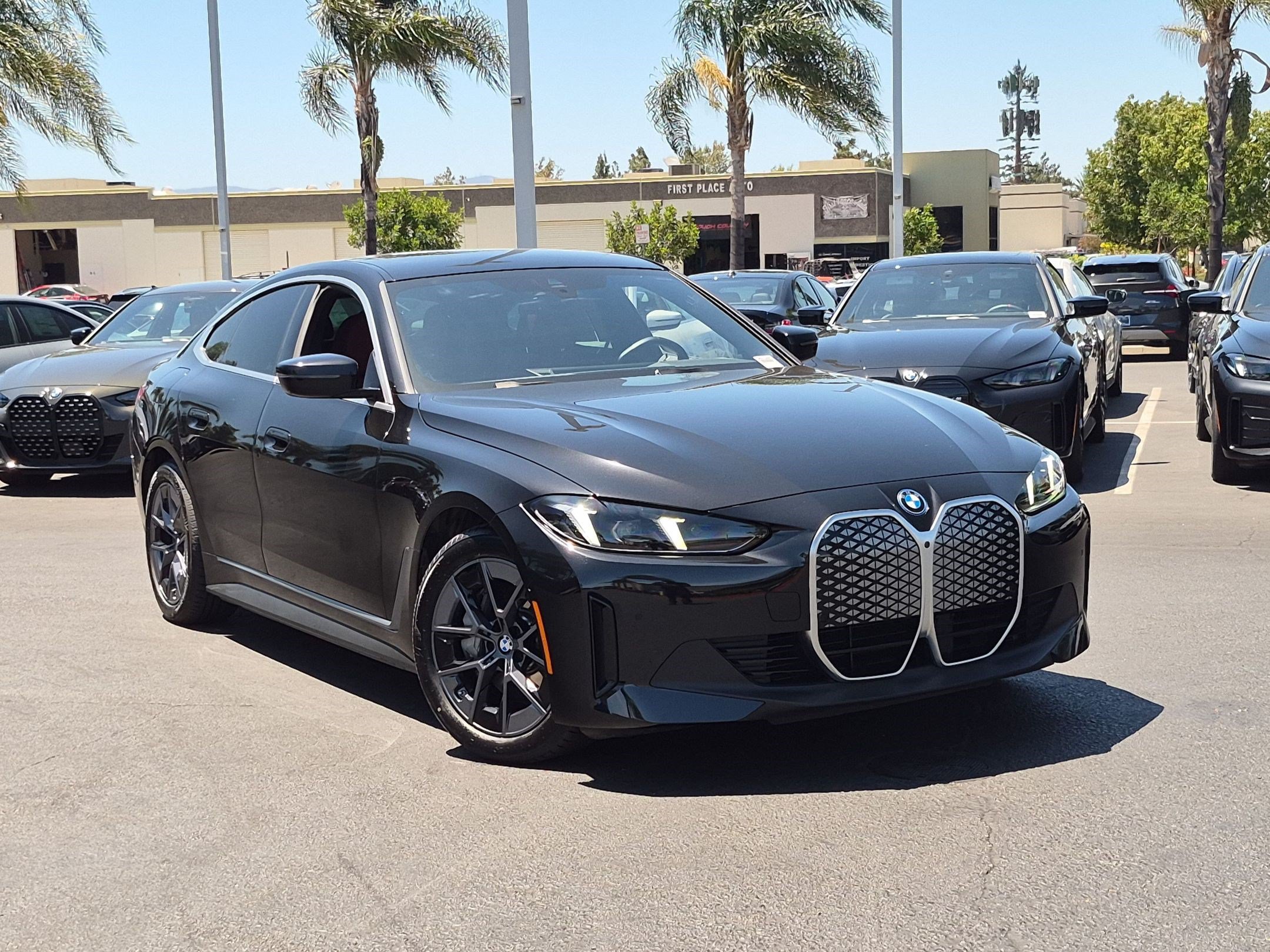Used 2025 BMW i4 eDrive40 w/ Parking Assistance Package RWD image 3