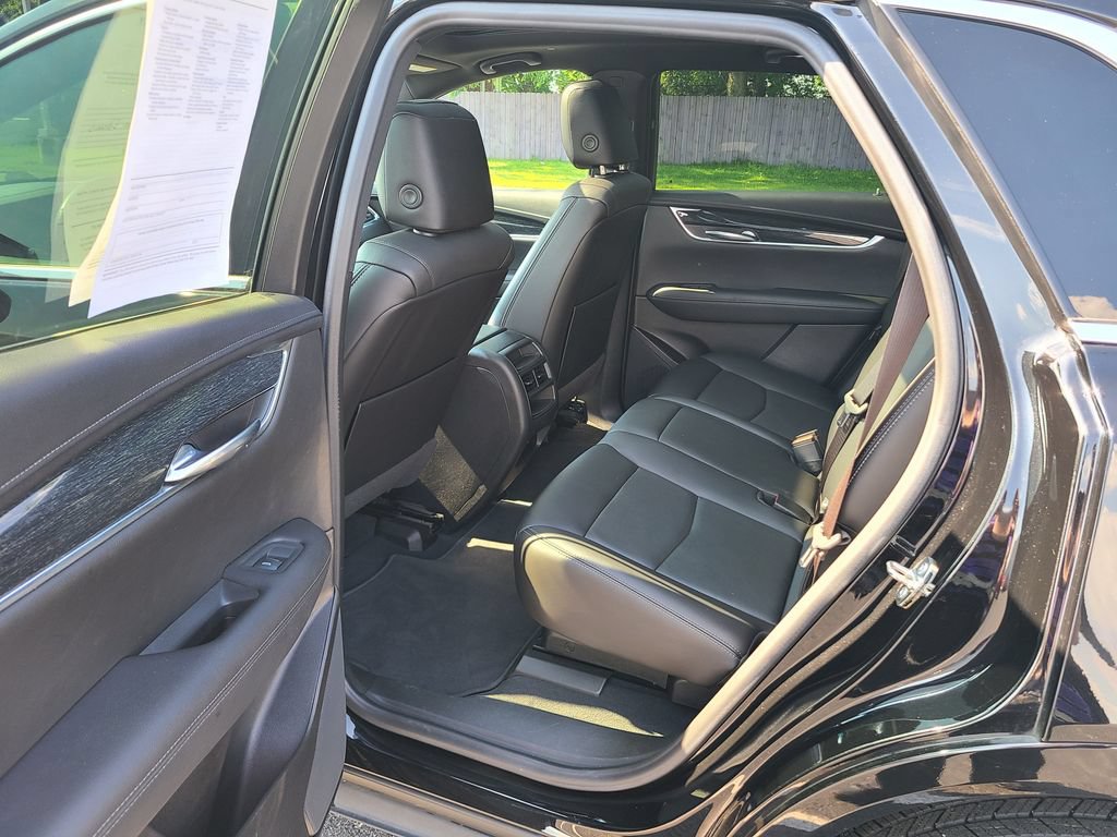 Used 2021 Cadillac XT5 Premium Luxury w/ LPO, Floor Liner Package FWD image 18