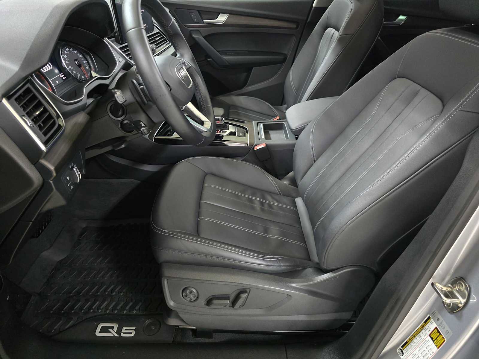 Used 2022 Audi Q5 2.0T Premium w/ Convenience Package image 23