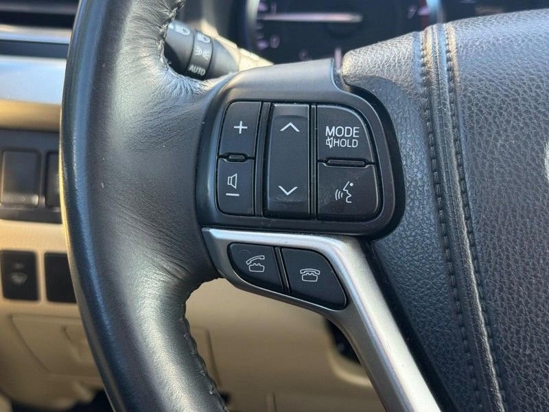 Used 2014 Toyota Highlander Limited FWD image 16