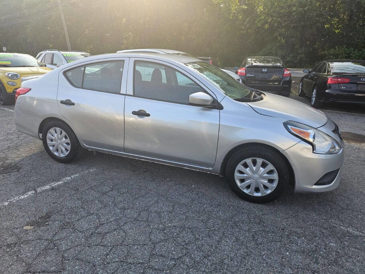 Used 2017 Nissan Versa S Plus image 3