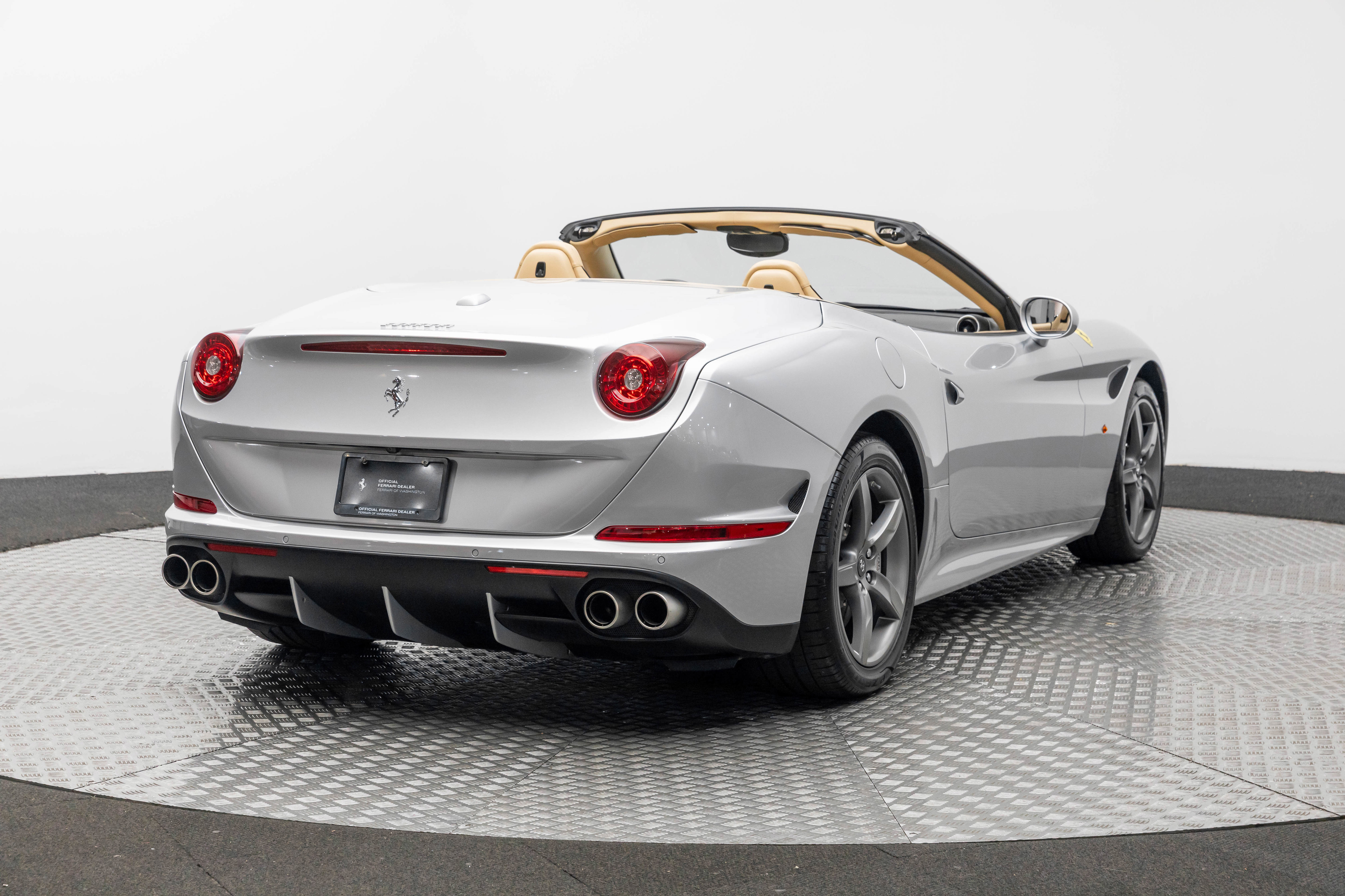 Certified 2016 Ferrari California T image 7