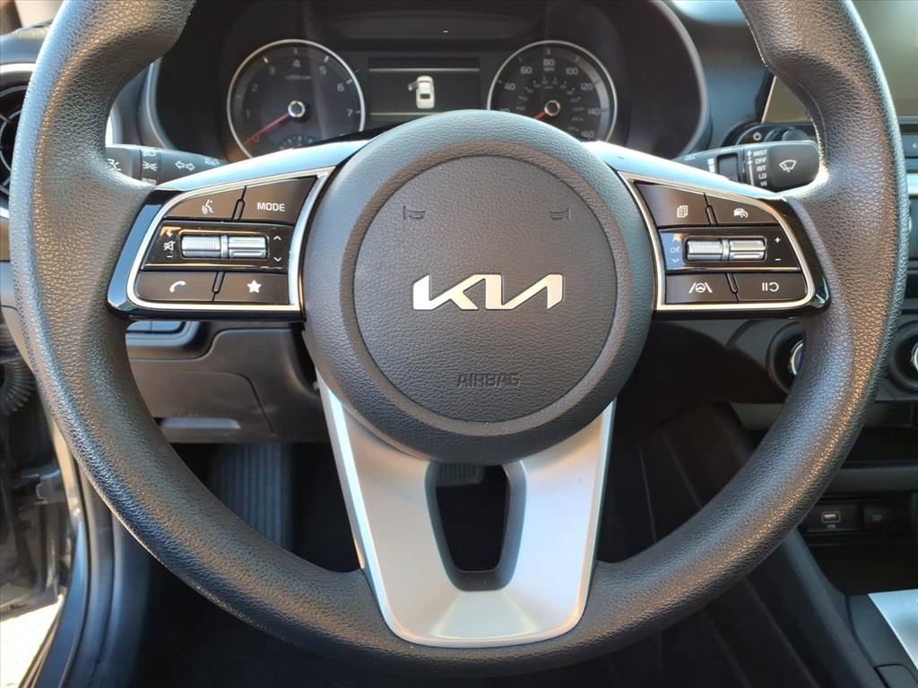 Used 2024 Kia Forte LXS image 16