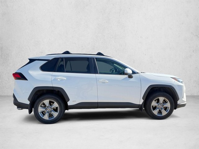 Used 2022 Toyota RAV4 XLE w/ Convenience Package AWD/4WD image 4