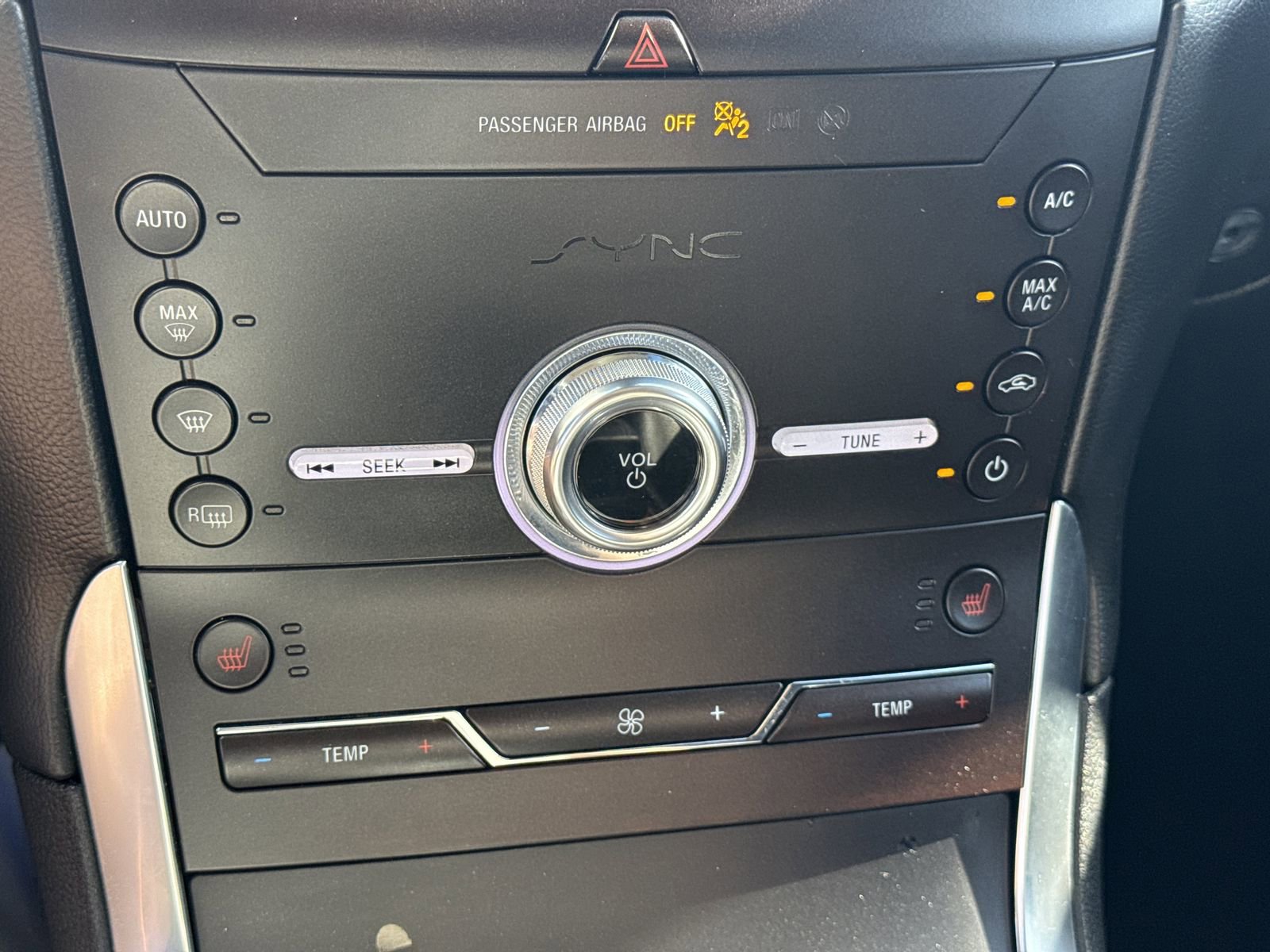 Used 2020 Ford Edge Titanium image 21