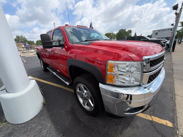 Used 2014 Chevrolet Silverado 2500 LT w/ Interior Plus Package AWD/4WD image 5