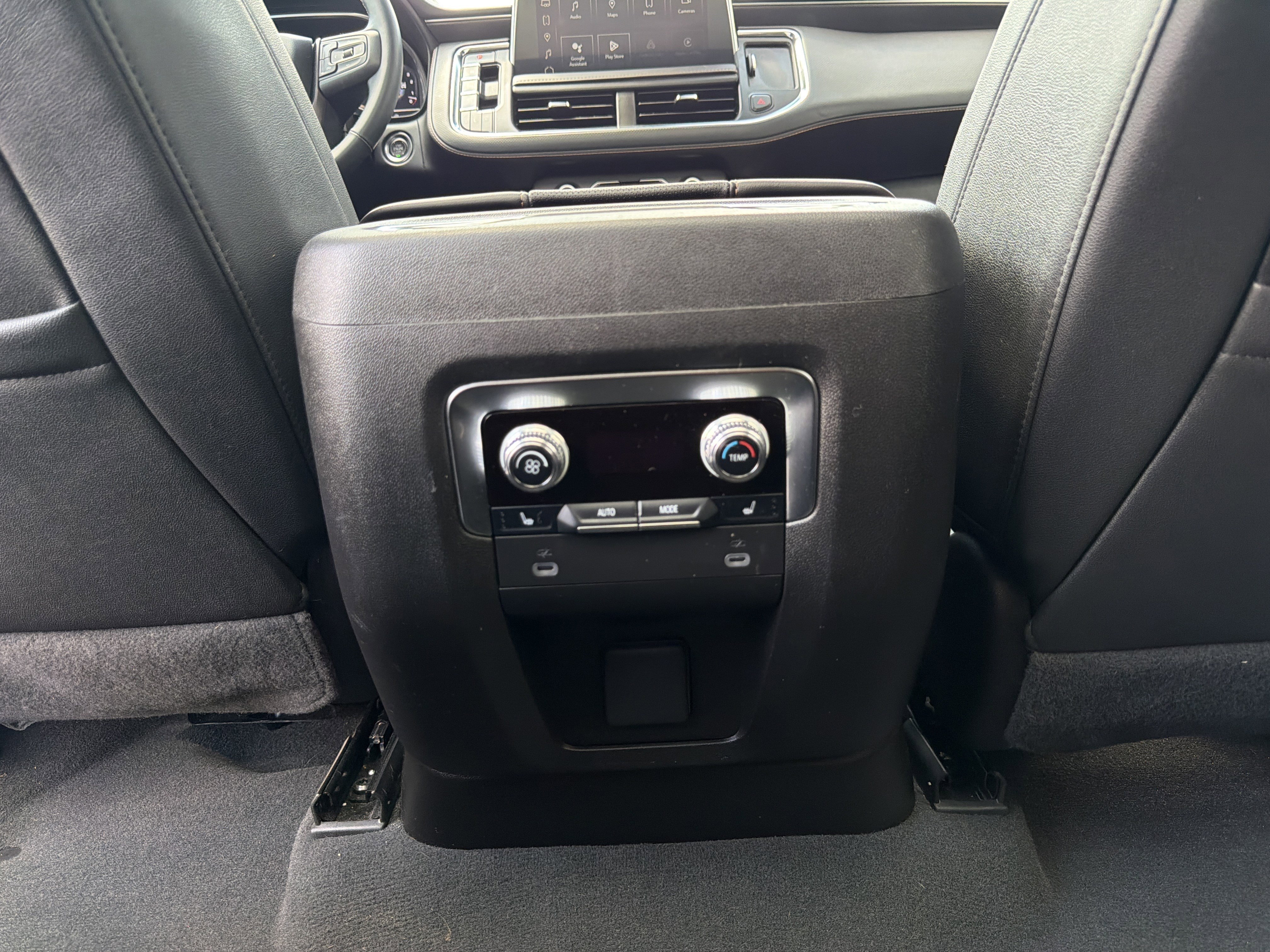 Used 2024 GMC Yukon AT4 w/ AT4 Premium Plus Package AWD/4WD image 46