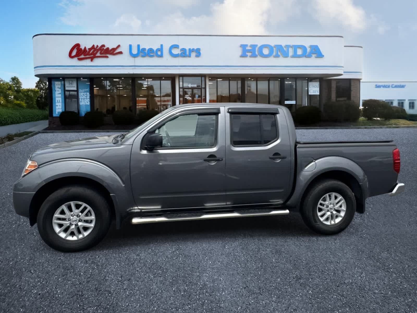 Used 2020 Nissan Frontier SV w/ SV Utility Package AWD/4WD image 2