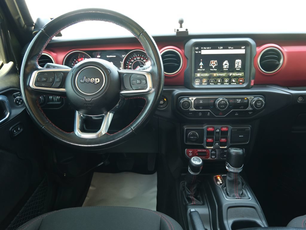 Used 2021 Jeep Wrangler Unlimited Rubicon w/ Dual Top Group AWD/4WD image 28