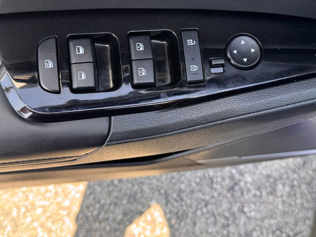 Used 2024 Kia Sportage EX image 16