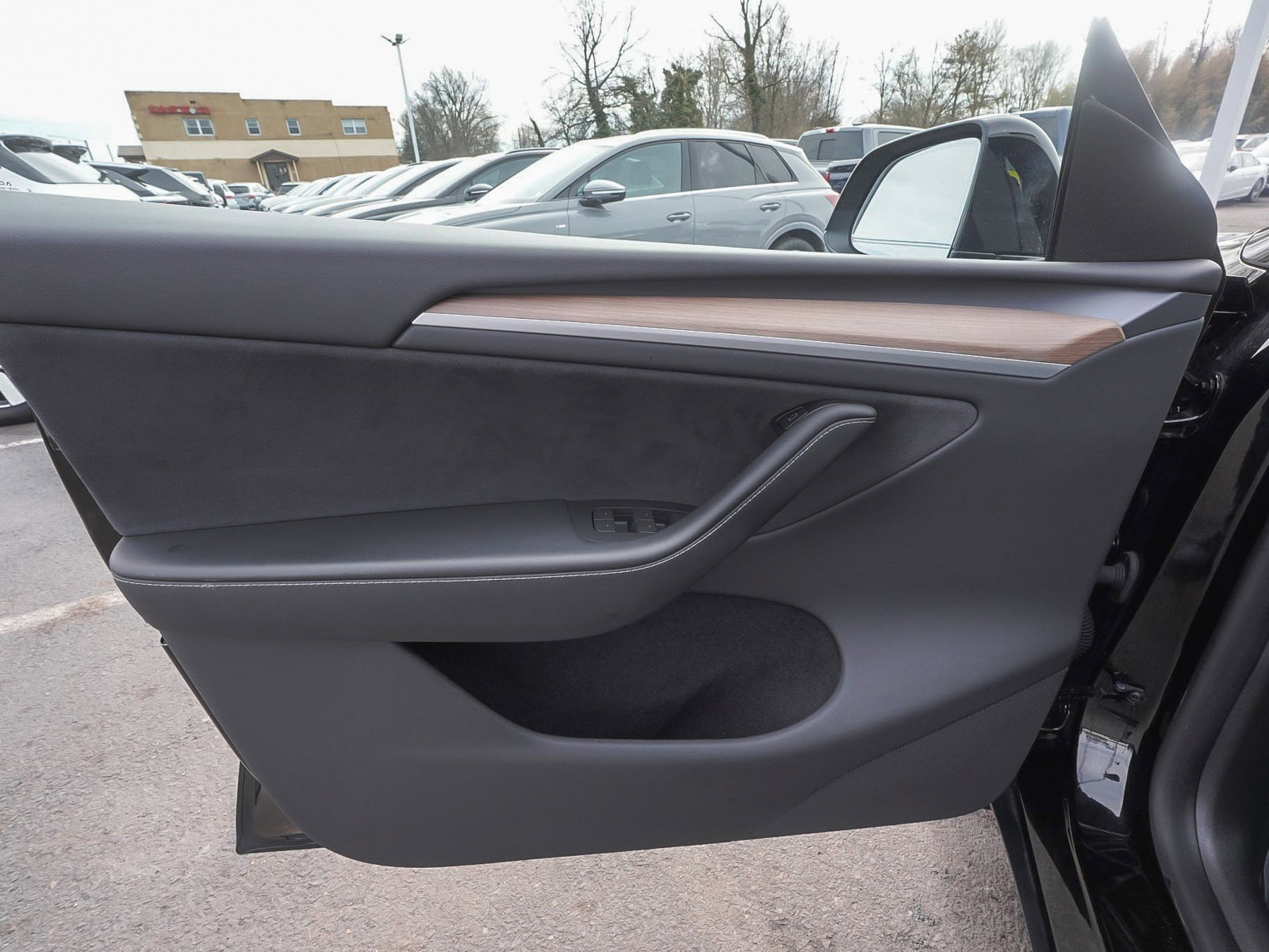 Used 2024 Tesla Model Y Long Range image 9