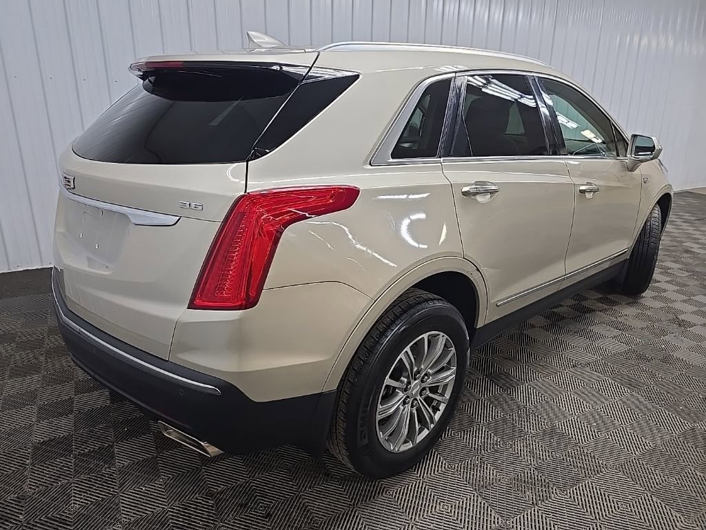 Used 2017 Cadillac XT5 Luxury w/ Driver Awareness Package image 10