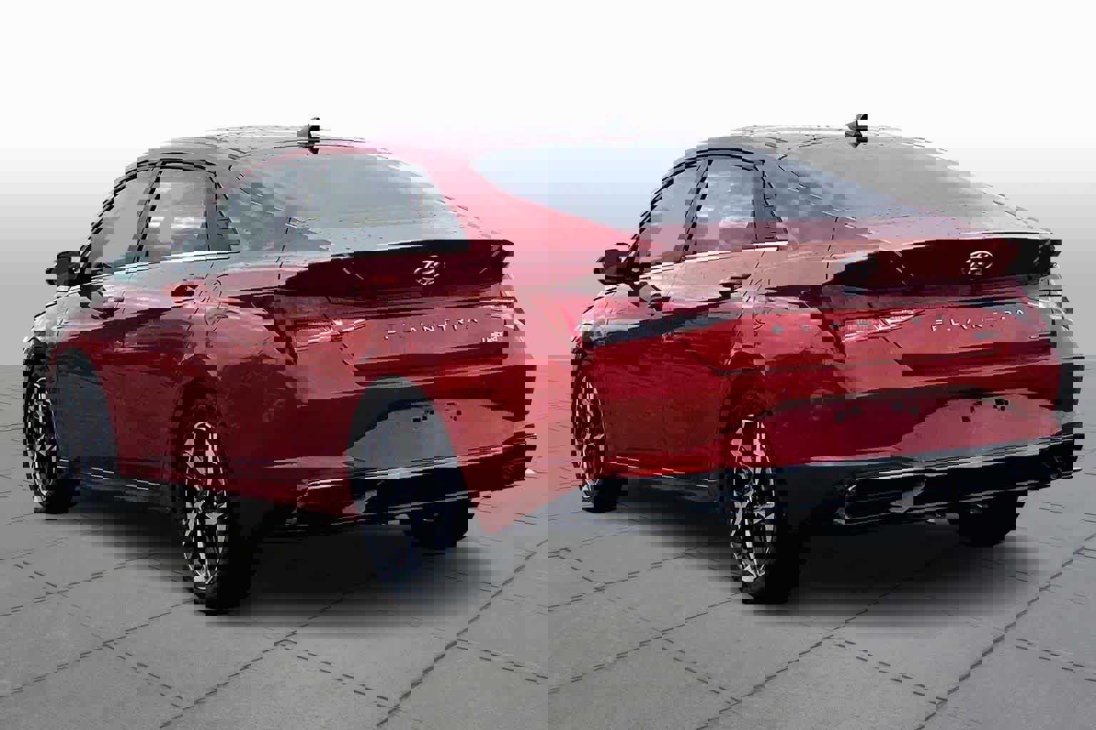 Used 2021 Hyundai Elantra Limited image 12