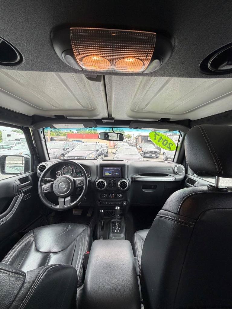 Used 2017 Jeep Wrangler Unlimited Sahara w/ Connectivity Group AWD/4WD image 22
