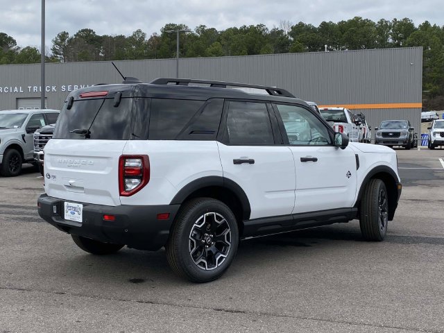 New 2026 Ford Bronco Sport Outer Banks w/ Outer Banks Tech Package+ AWD/4WD image 3