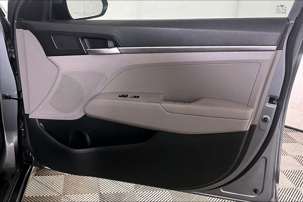 Used 2019 Hyundai Elantra SE image 23
