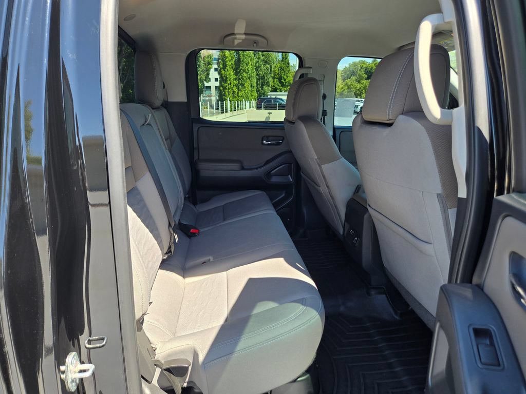 Used 2022 Nissan Frontier SV AWD/4WD image 12