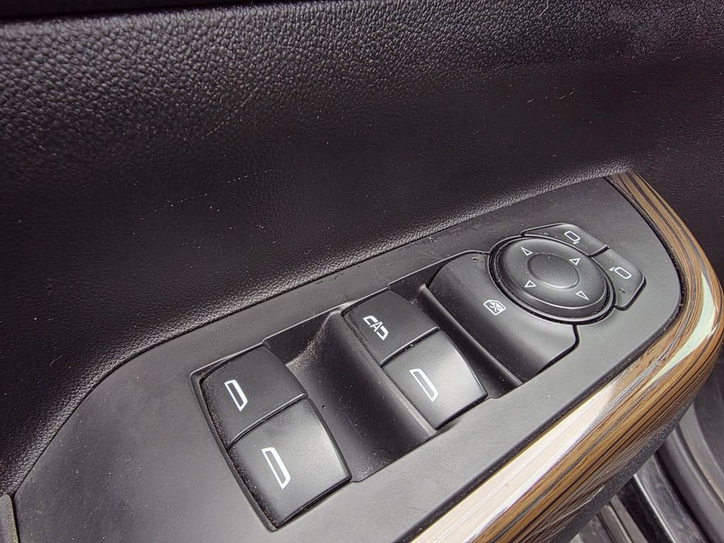 Used 2021 GMC Acadia SLE w/ Driver Convenience Package image 12