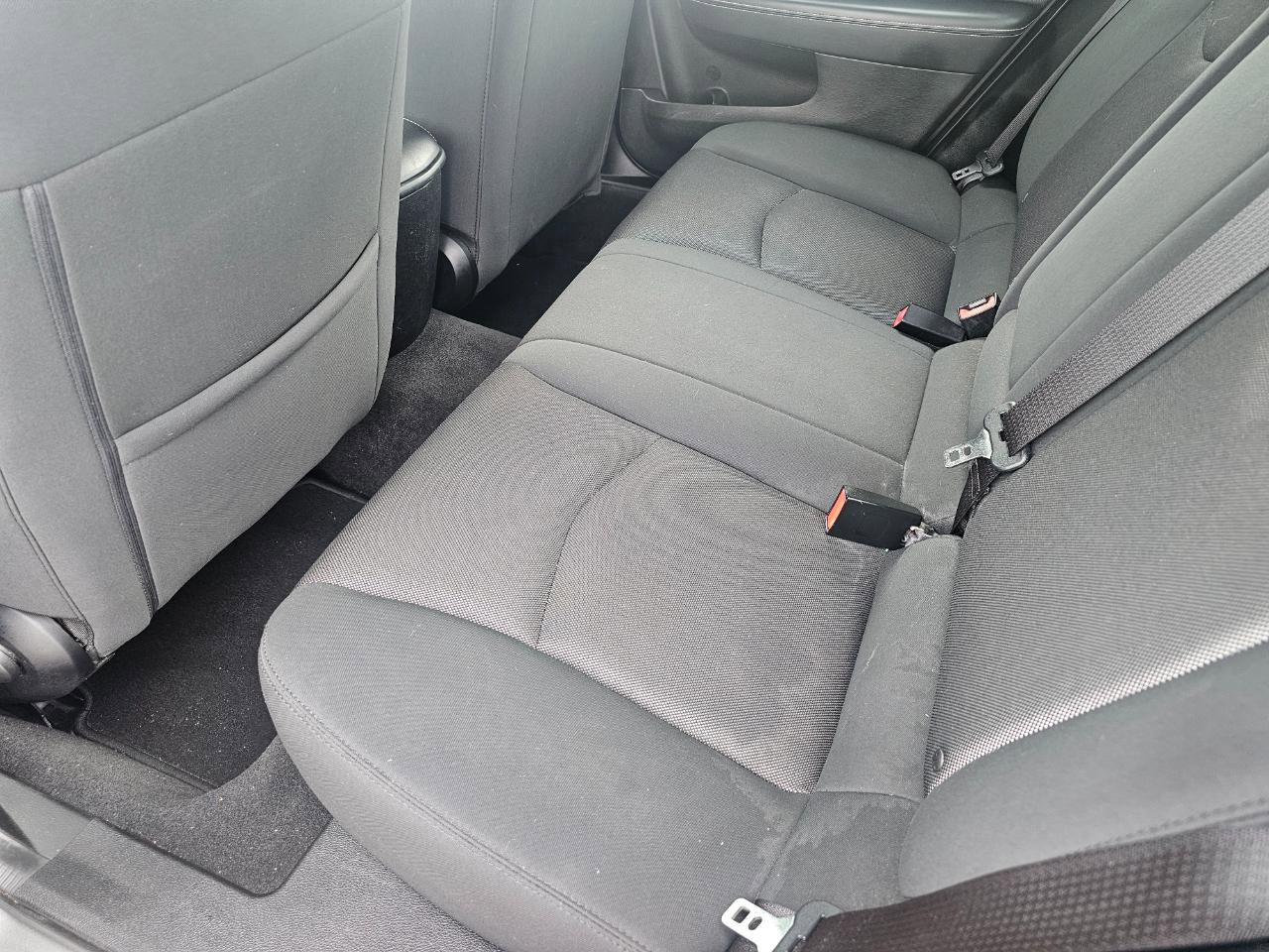 Used 2013 Dodge Avenger SE image 21