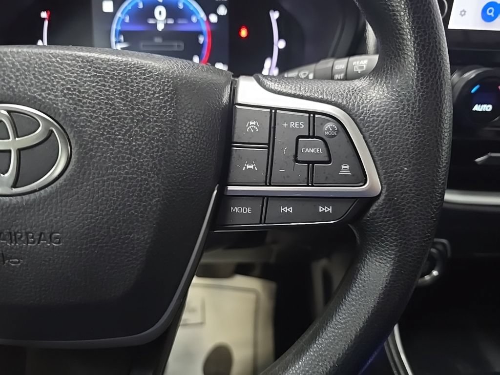 Used 2025 Toyota Grand Highlander AWD image 22