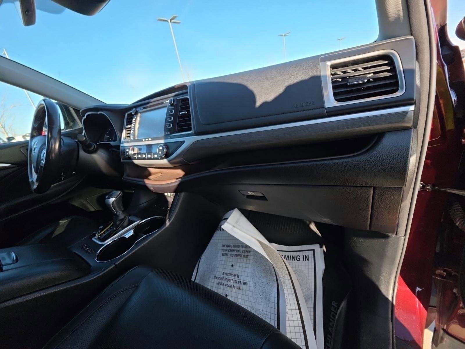 Used 2018 Toyota Highlander Limited image 37