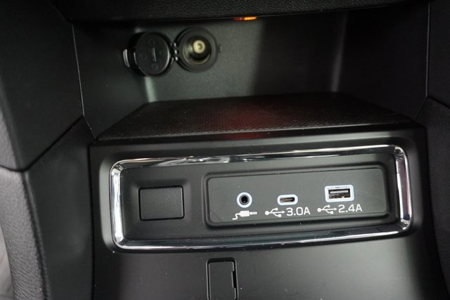 Used 2025 Subaru Ascent Premium image 18