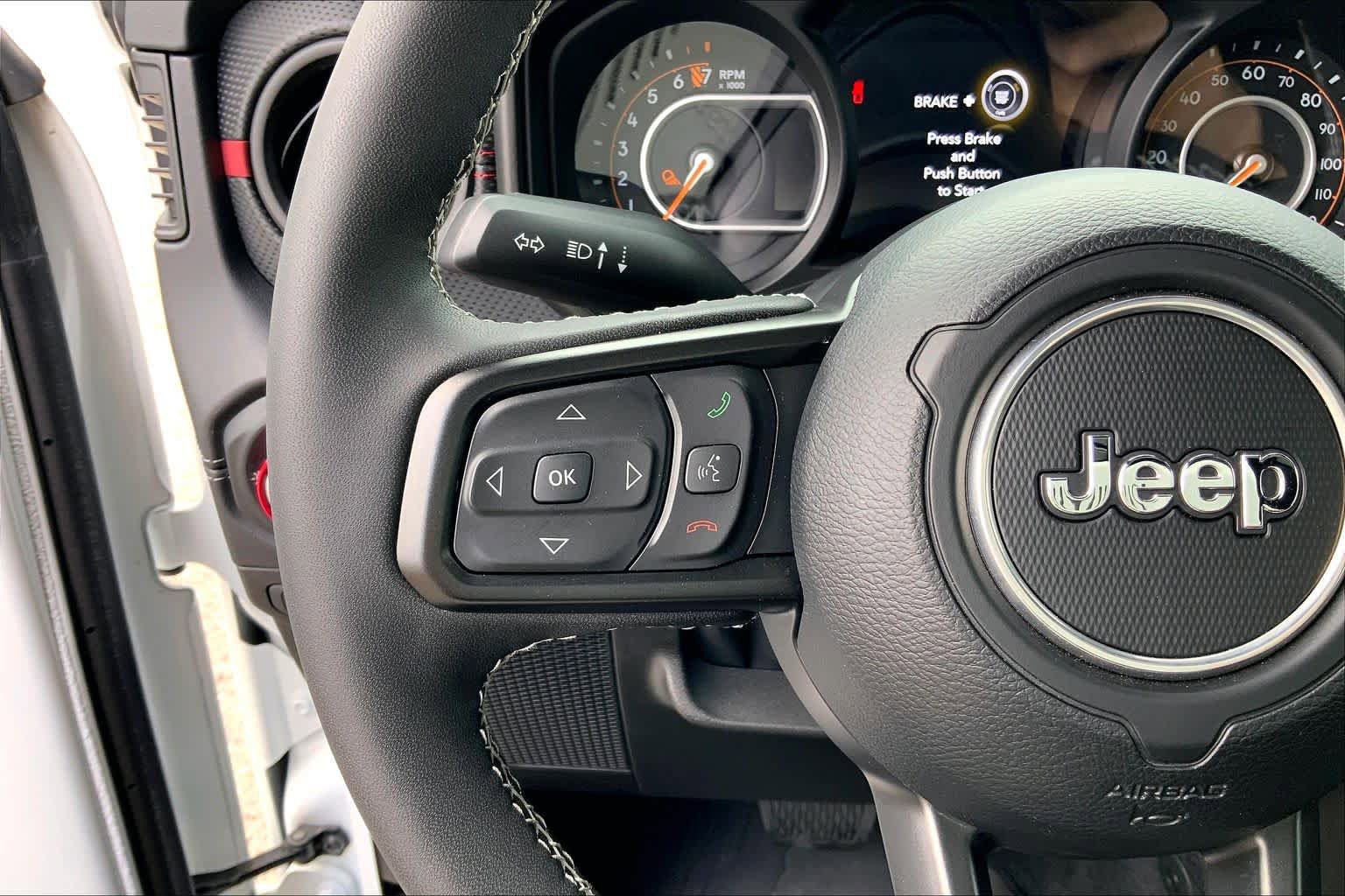 Used 2025 Jeep Gladiator Rubicon AWD/4WD image 21