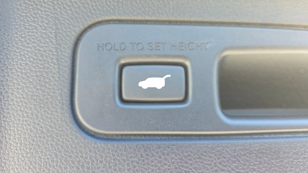 Certified 2025 Honda Pilot Touring image 18