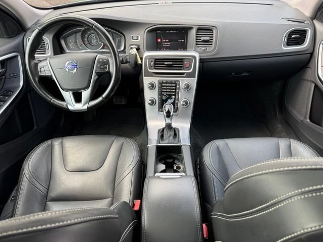 Used 2018 Volvo V60 T5 Dynamic FWD image 26