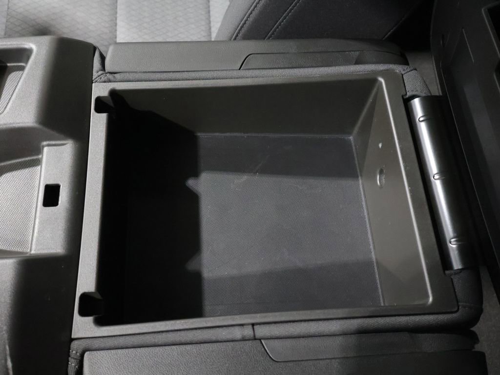 Used 2023 Chevrolet Silverado 1500 LT AWD/4WD image 31