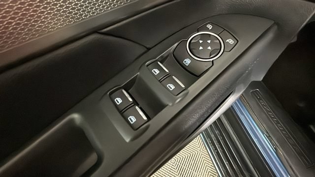 Used 2018 Ford Explorer XLT AWD/4WD image 10