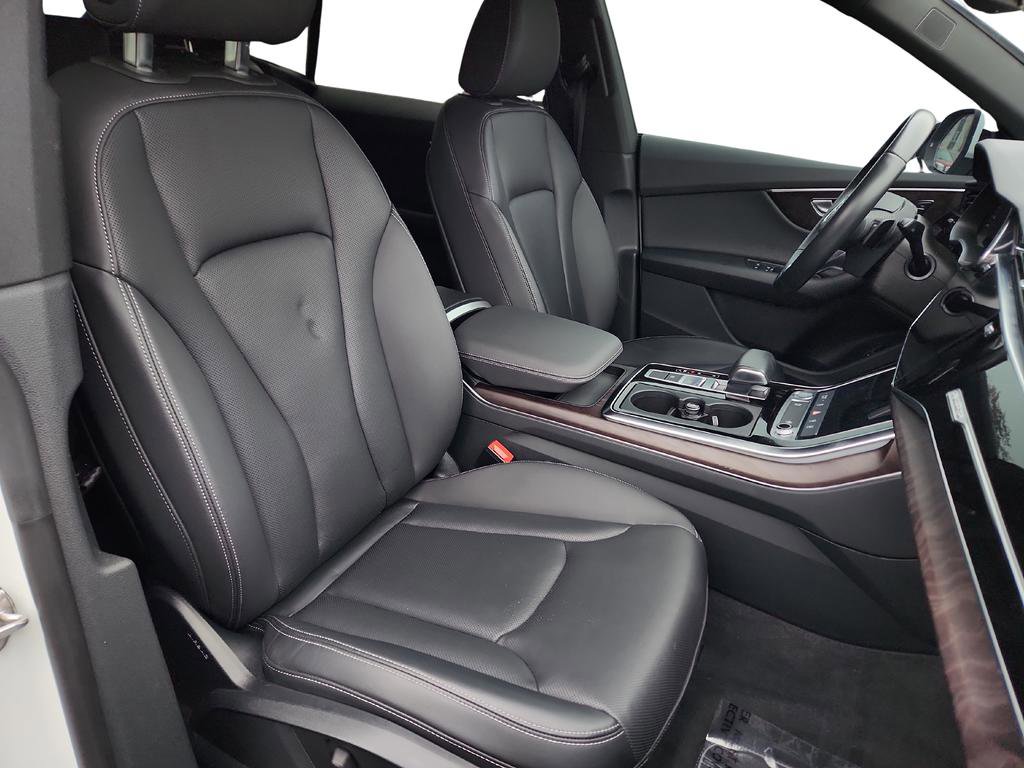 Used 2019 Audi Q8 Premium Plus AWD/4WD image 27