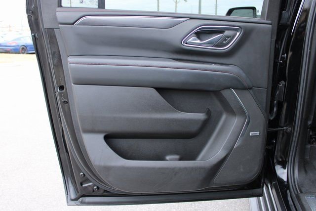 Used 2024 Chevrolet Suburban RST w/ Luxury Package AWD/4WD image 30