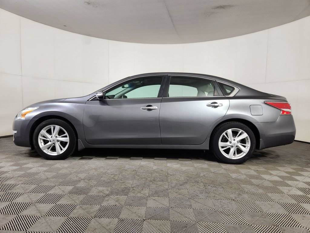 Used 2015 Nissan Altima 2.5 SV w/ Convenience Package FWD image 4