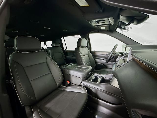 Used 2024 Chevrolet Suburban Premier image 31