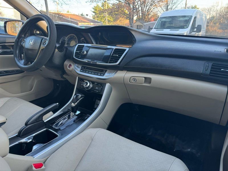 Used 2015 Honda Accord EX-L image 15