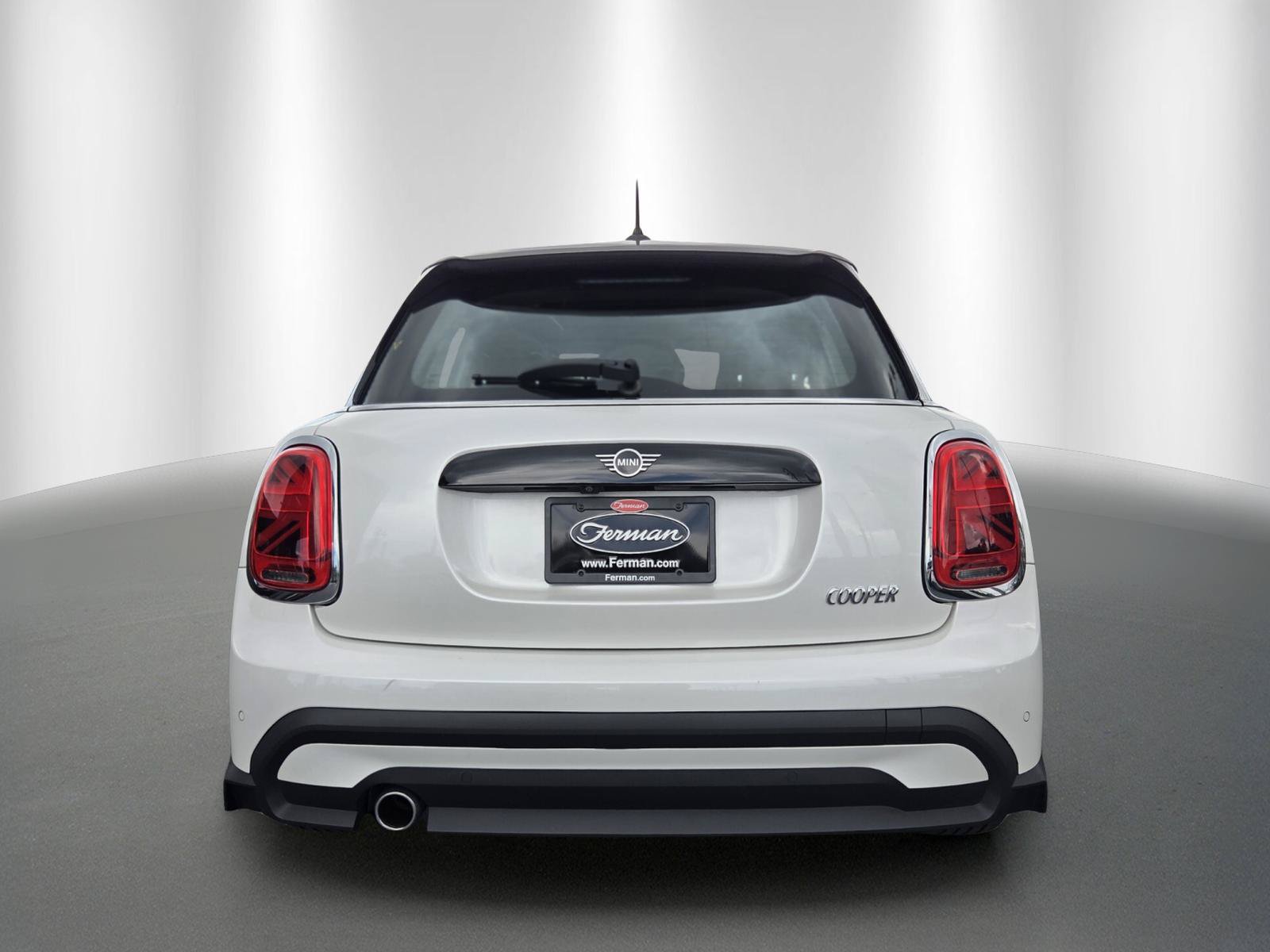 Used 2024 MINI Cooper 4-Door Hardtop FWD image 6