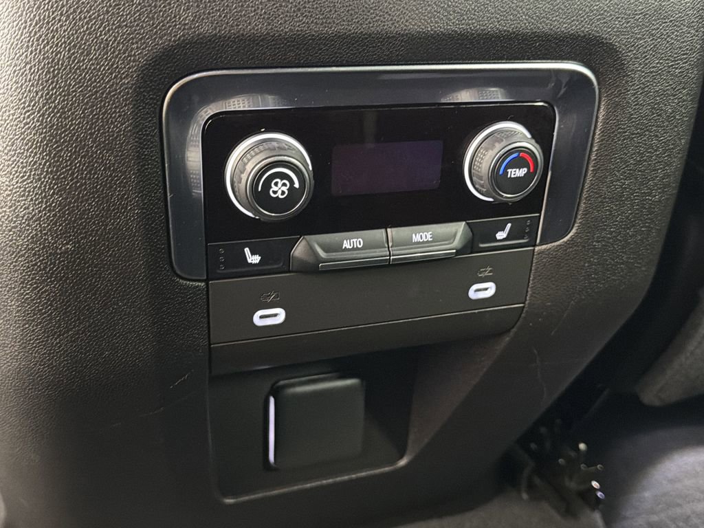 Used 2021 Chevrolet Tahoe Premier w/ Premium Package image 22