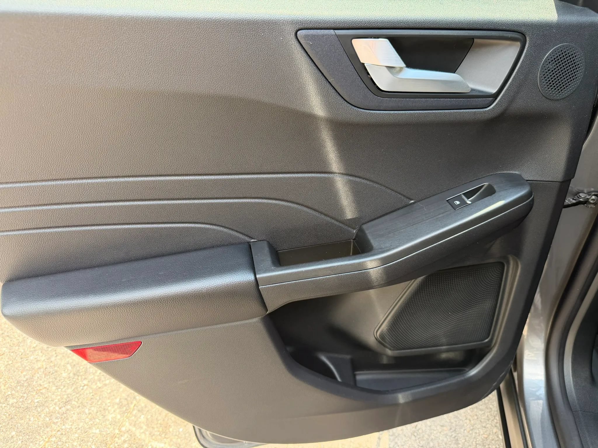 Used 2021 Ford Escape SEL w/ Technology Package FWD image 16