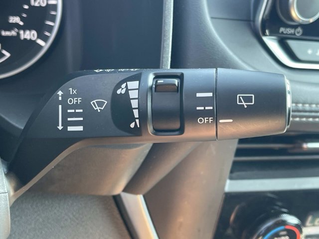 Used 2025 Nissan Rogue SV AWD/4WD image 39